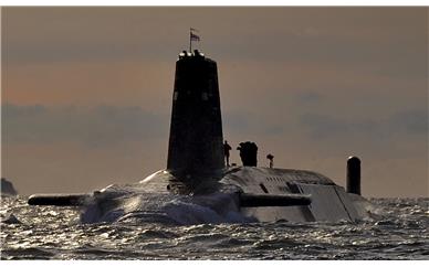 در پی مقابله با چین، آمریکا و بریتانیا به استرالیا زیردریایی اتمی می‌دهند